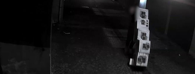 Rubano 200 friggitrici ad aria: due arresti