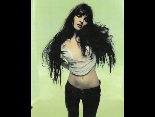 Angelica Bove, 'un privilegio cantare la mia inquietudine e solitudine'