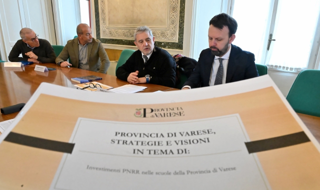 La conferenza stampa  in Provincia sugli interventi di edilizia scolastica  (foto Angelo Puricelli)