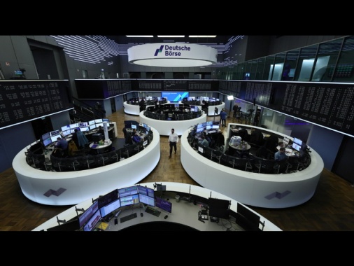 Borsa: l'Europa apre debole, attesa per il nome del presidente della Fed
