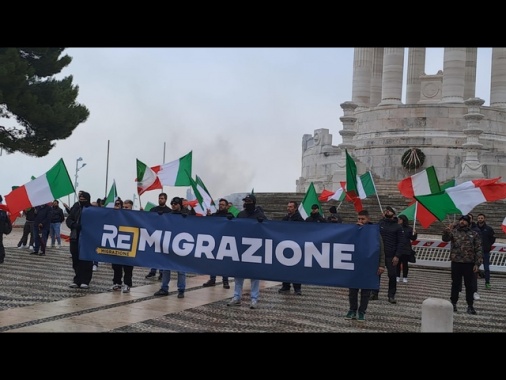 Conferenza con Casapound, opposizioni occupano la sala stampa della Camera