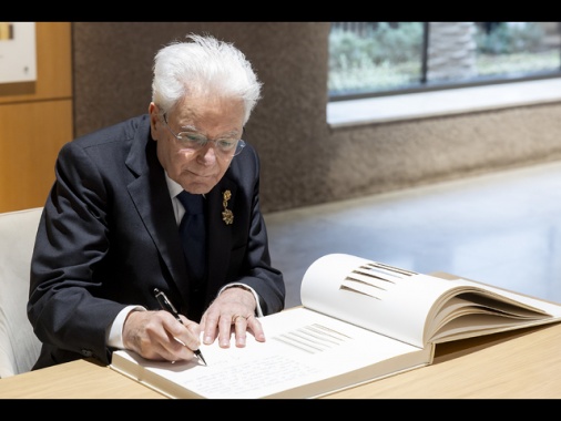 Mattarella conferisce motu proprio 31 onorificenze al merito