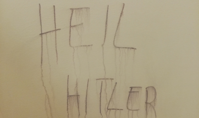 Una delle scritte fotografate dal professore nei bagni del Falcone