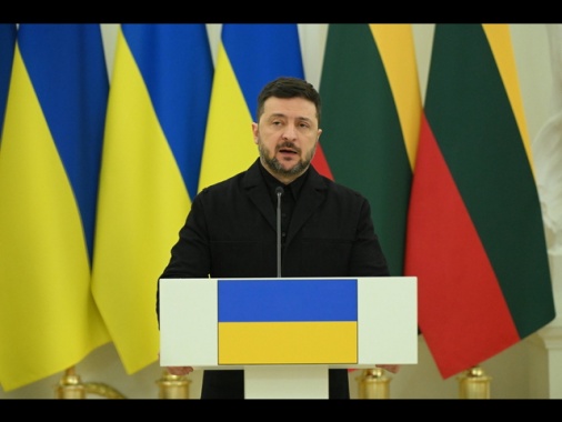 Zelensky, 'l'attacco al bus è un crimine emblematico dei russi'