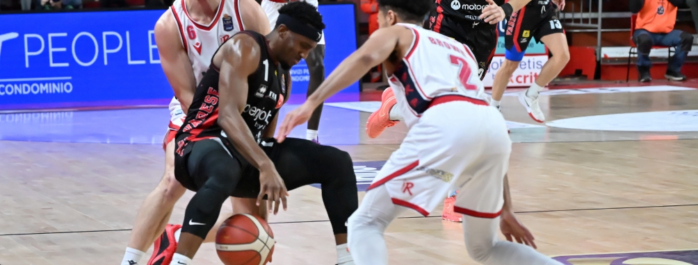 OJM bocciata alla maturità. Reggio vince 76-61