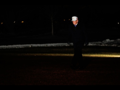 Trump annuncia piano da 12 miliardi per riserva minerali critici