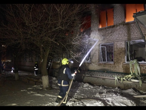 Intenso attacco russo da tre ore anche a Kharkiv