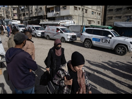 Dodici palestinesi entrati a Gaza ieri da Rafah, negato ingresso ad altri 30