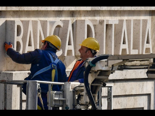 Bankitalia, invariato l'accesso delle imprese al credito, ma aiuta il calo dei tassi