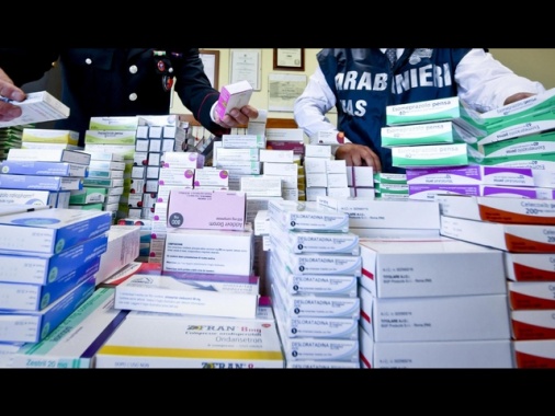 Quasi 50mila farmaci e articoli sanitari sequestrati dai Nas nel 2025
