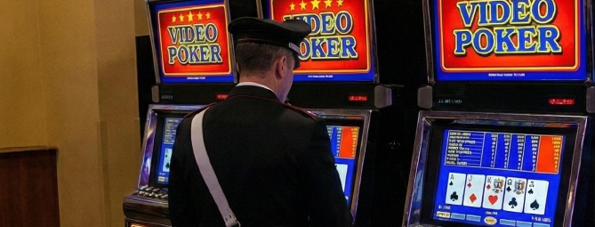 Slot machine fuori orario: raffica di sanzioni nel Vco