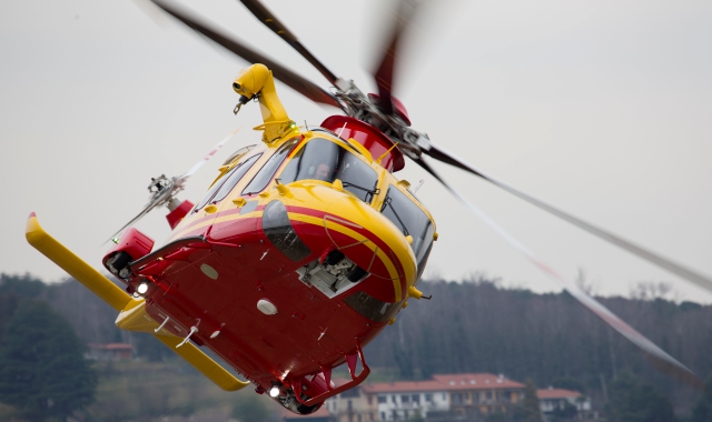 Per il trasporto del 46enne all’ospedale di Legnano è stato allertato anche l’elisoccorso (foto Archivio)