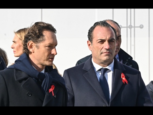 ++ Stellantis non fa prezzo in Borsa con la maxiperdita e lo stop al dividendo ++