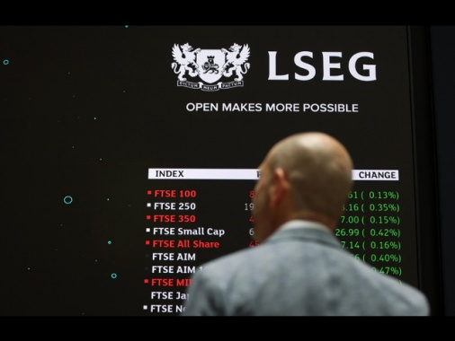 Borsa: l'Europa apre debole, Londra -0,47%