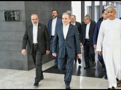 Gli Usa annunciano nuove sanzioni sul petrolio dell'Iran