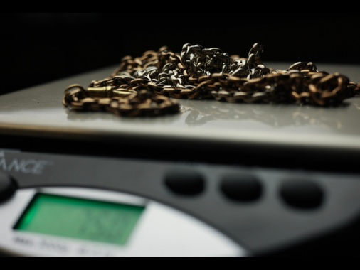 Boom compravendite ai 'compro oro'. Prezzi gioielli +21,6%