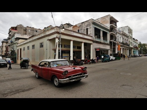 Il Cremlino, 'strangolamento' di Cuba da parte degli Usa