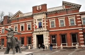 «Adescò una ragazzina in auto»: 50enne a processo