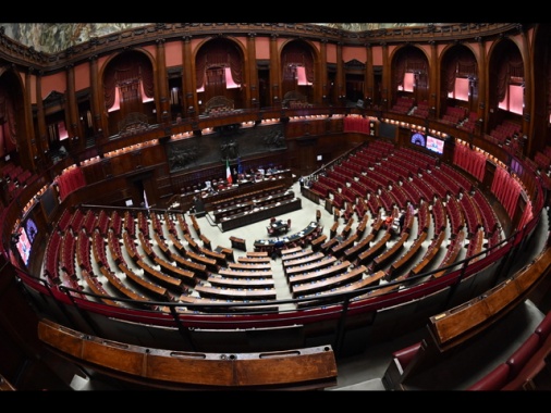 Via libera alla fiducia alla Camera sul decreto legge Ucraina, 207 sì