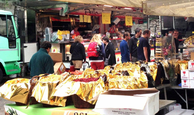 Rubano al mercato di Luino: denunciate due borseggiatrici