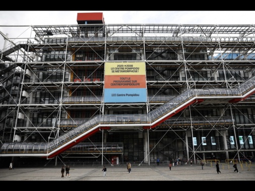 Telecamera nel bagno delle donne, il Centre Pompidou di Parigi sporge denuncia