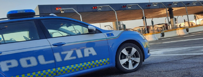 Guida il camion senza patente: fermato due volte in due anni