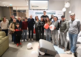 L’abbraccio dei tifosi a Kastritis, Stewart e Ladurner