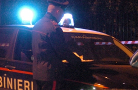 Alcol e botte: sfigurato con le unghie