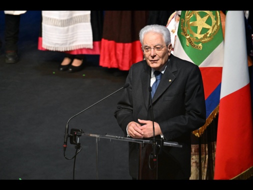 Mattarella, serve rispetto vicendevole tra le istituzioni