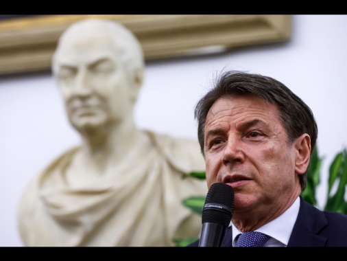 Conte, non è dignitoso che l'Italia partecipi al Board of peace