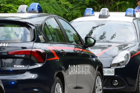 «Donne e cani non mi piacciono». E scatena il terrore