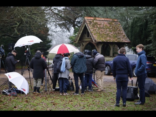 Media, la polizia continua le ricerche al Royal Lodge di Andrea