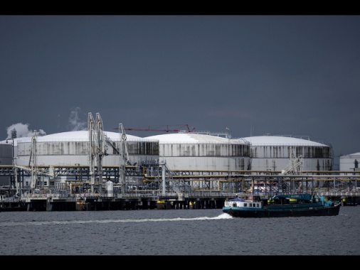 Il gas gira in calo sotto i 33 euro, attacco all'Iran più lontano