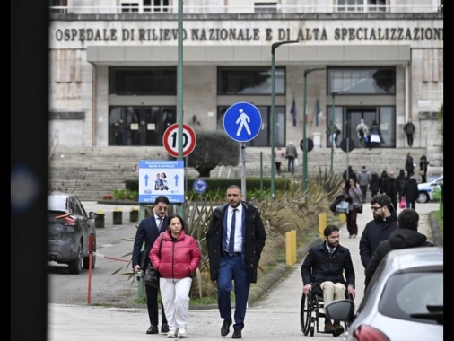 Il bimbo di Napoli, ospedale 'condizioni in rapido peggioramento'