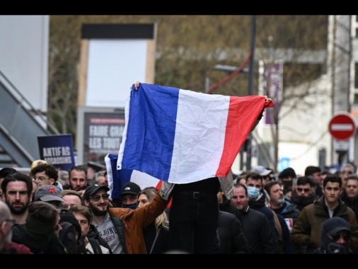Saluti nazisti, frasi razziste e omofobe alla marcia per Quentin a Lione