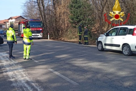 Scontro fra due auto, cinque feriti
