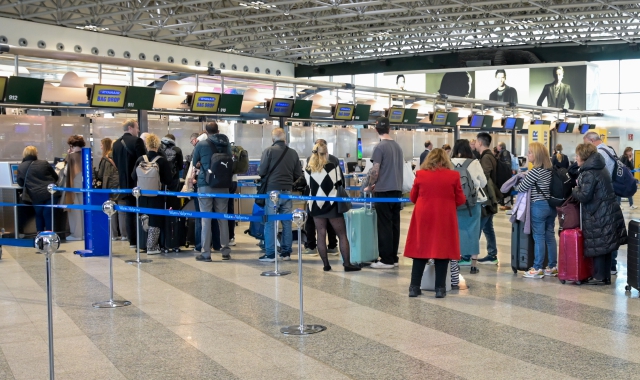 Passeggero in arresto cardiaco soccorso a Malpensa