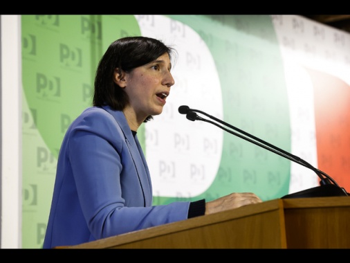 Schlein, il governo riveda l'impunità preventiva delle forze dell'ordine