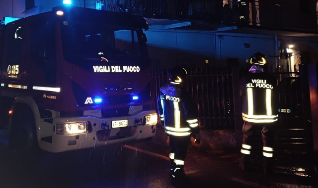 Sul posto sono intervenuti i vigili del fuoco (foto Archivio)