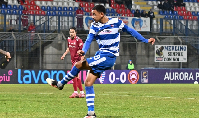 Cori razzisti contro Schirò della Pro patria: Brescia sanzionato