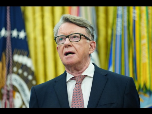 Media Gb, 'l'ex ambasciatore Mandelson voleva fuggire ai Caraibi'