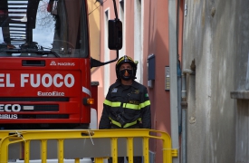 Trovato morto in casa «pre mummificato»