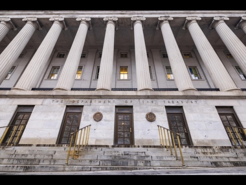 Gli Usa impongono nuove sanzioni contro petrolio e armi dell'Iran