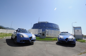 Accattonaggio fuori dal supermercato: quattro denunce