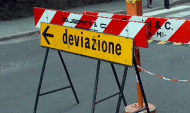 Cede l’asfalto della rampa, deviazioni in ingresso a Varese