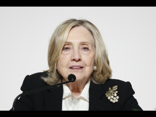 Hillary Clinton, Commissione dovrebbe indagare su Trump non su di me