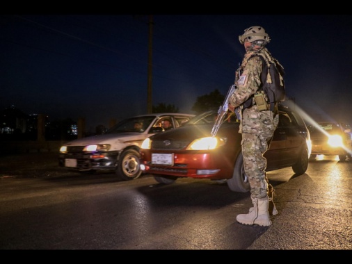 Afp, 'una forte esplosione ha scosso Kabul'