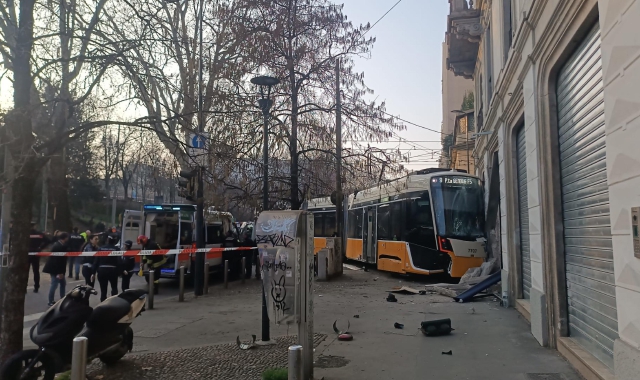 Tram deraglia, tragedia a Milano: 2 morti e 39 feriti