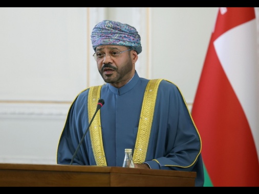 Ministro omanita dopo l'incontro con Vance, 'pace è a portata di mano'