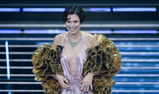 Bianca Balti risveglia il Festival dal torpore